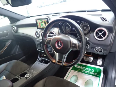 MERCEDES BENZ GLA