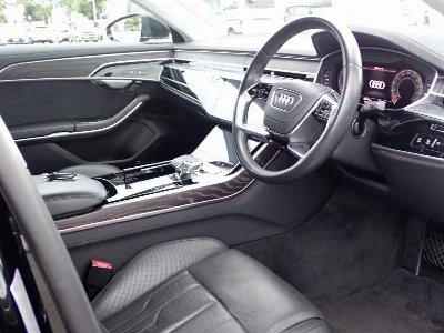 AUDI A8
