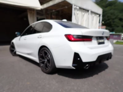 BMW 3 SERIES
