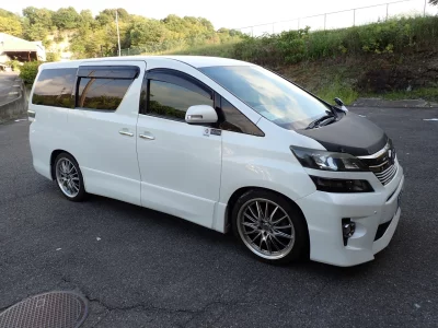 TOYOTA VELLFIRE