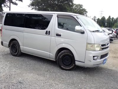 TOYOTA REGIUS VAN
