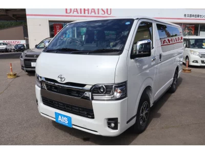TOYOTA HIACE VAN