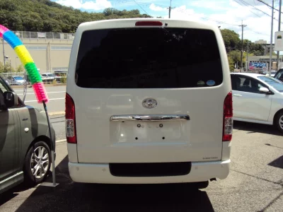 TOYOTA HIACE VAN