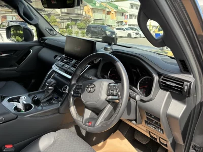 TOYOTA LAND CRUISER