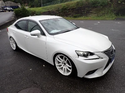 LEXUS IS