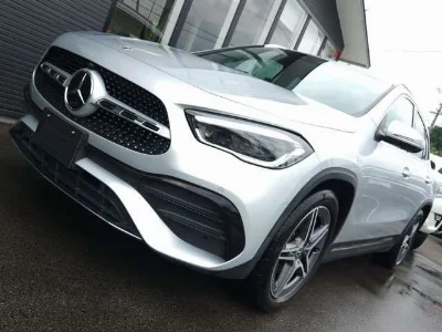 MERCEDES BENZ GLA