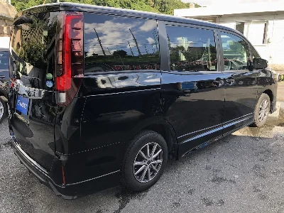 TOYOTA NOAH