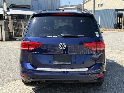 VOLKSWAGEN GOLF TOURAN