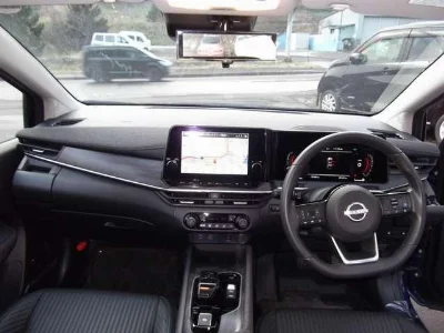 NISSAN AURA
