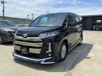 TOYOTA NOAH