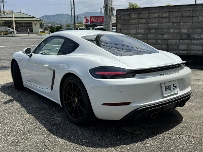 PORSCHE 718 CAYMAN