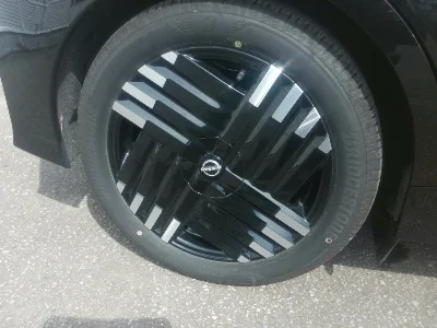 NISSAN AURA
