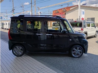 DAIHATSU TANTO FUN CROSS