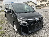 Цена авто Toyota Voxy с аукционов Японии, номер кузова ZWR80G, пробег 76 000, оценка 6