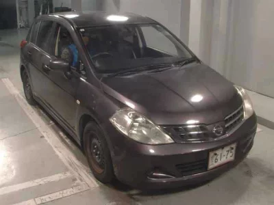 NISSAN TIIDA