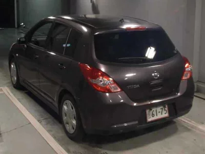 NISSAN TIIDA