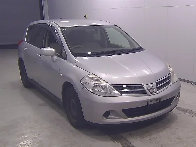 NISSAN TIIDA