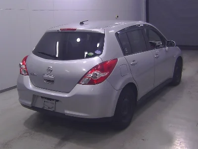 NISSAN TIIDA
