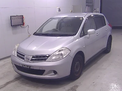 NISSAN TIIDA