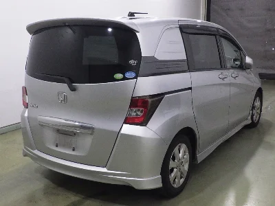 HONDA FREED SPIKE