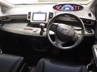 HONDA FREED SPIKE