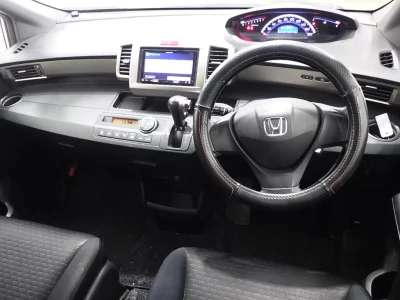 HONDA FREED SPIKE