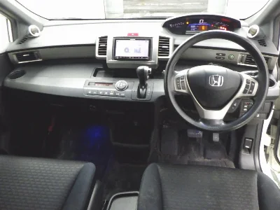 HONDA FREED SPIKE