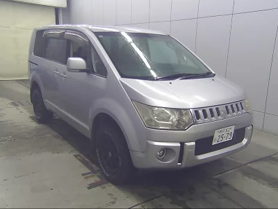 MITSUBISHI DELICA D5