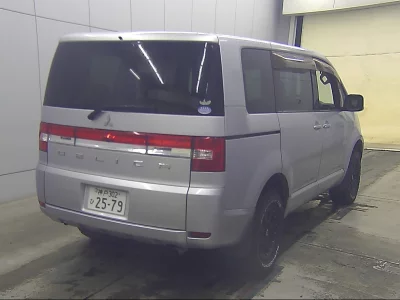 MITSUBISHI DELICA D5