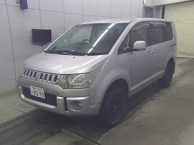 MITSUBISHI DELICA D5