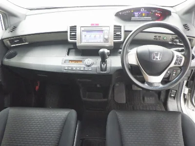 HONDA FREED SPIKE