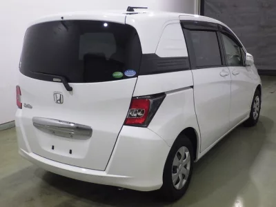 HONDA FREED SPIKE