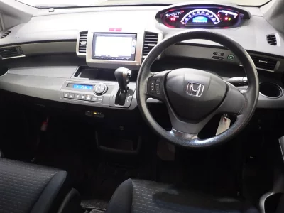 HONDA FREED SPIKE