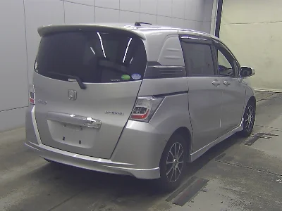 HONDA FREED SPIKE