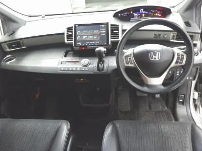 HONDA FREED SPIKE