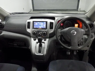 NISSAN NV200