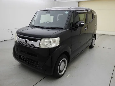 HONDA N BOX SLASH