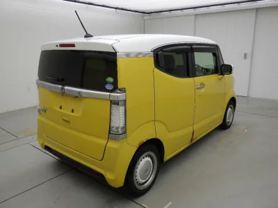 HONDA N BOX SLASH