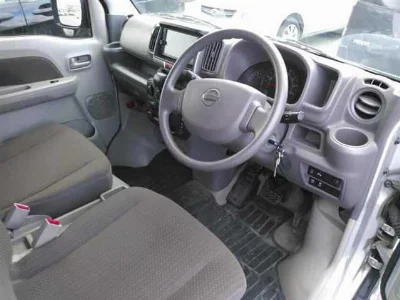 NISSAN CLIPPER VAN
