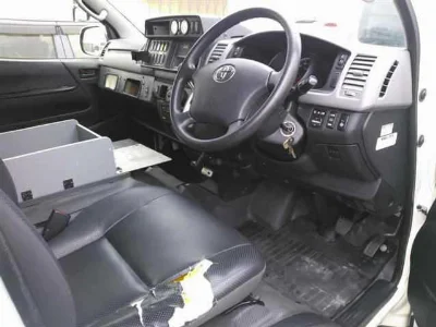 TOYOTA HIACE VAN