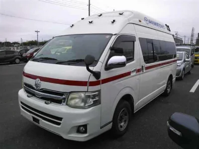 TOYOTA HIACE VAN