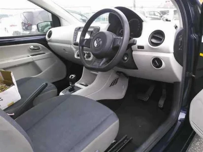 VOLKSWAGEN UP!
