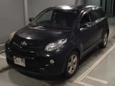 TOYOTA IST