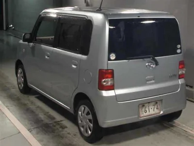 DAIHATSU MOVE CONTE