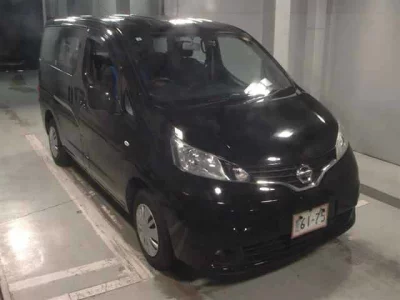 NISSAN NV200