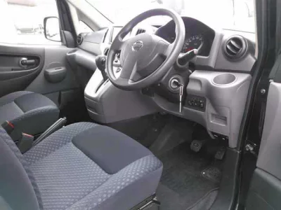 NISSAN NV200
