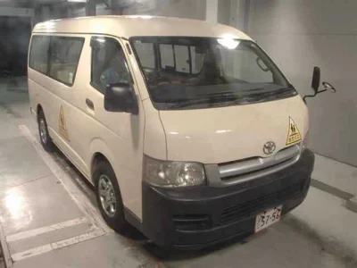 TOYOTA HIACE
