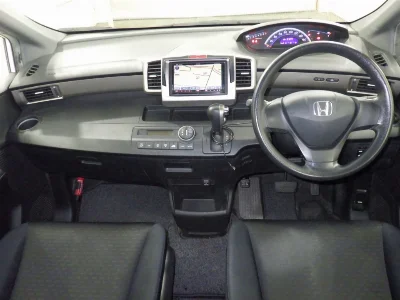 HONDA FREED SPIKE
