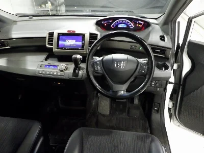 HONDA FREED SPIKE