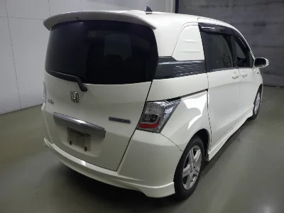 HONDA FREED SPIKE